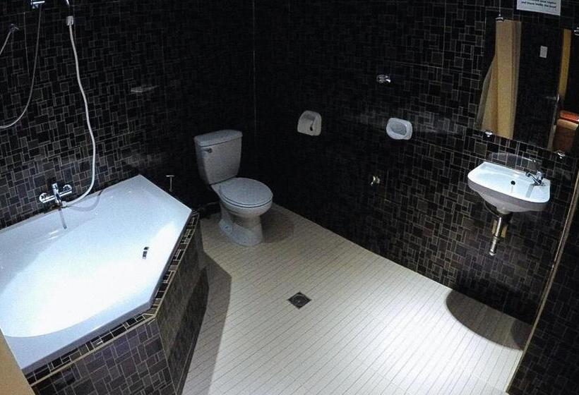 اتاق لوکس خانوادگی, Reddoorz Plus @ Taj Hotel Tuguegarao