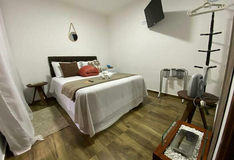 Quarto Estandar, Villaggio Cascate