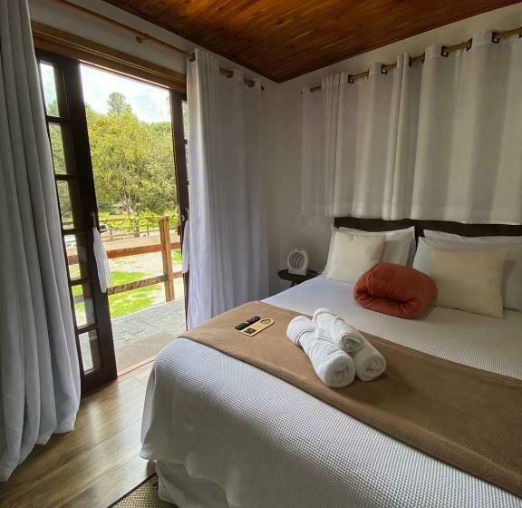 Quarto Estandar, Villaggio Cascate