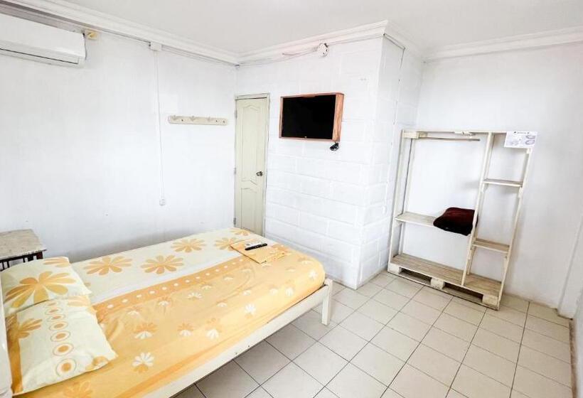 اتاق استاندارد, Arrecife Montañita Hostal