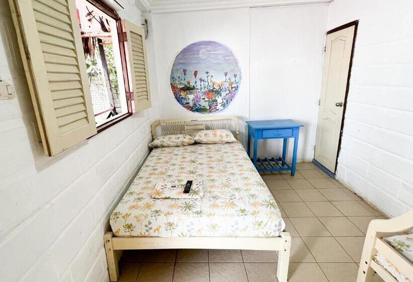 اتاق پنجتخته استاندارد, Arrecife Montañita Hostal