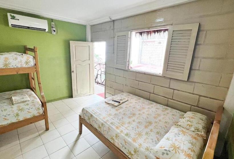 اتاق استاندارد چهار تخته, Arrecife Montañita Hostal