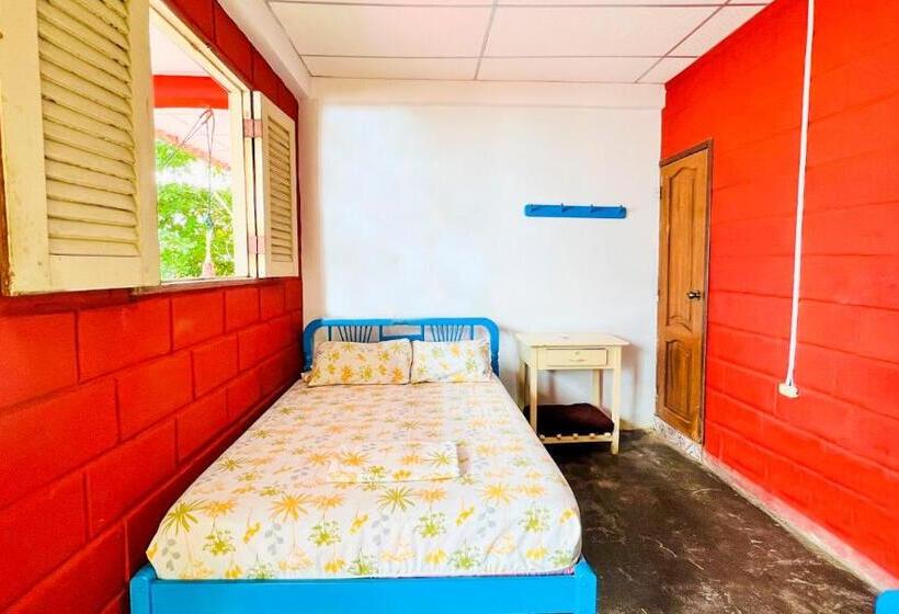 اتاق استاندارد, Arrecife Montañita Hostal