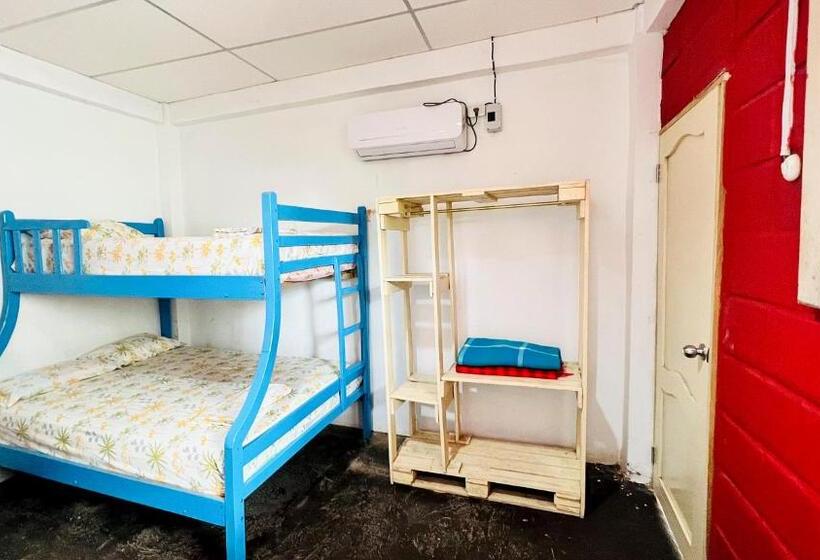 اتاق استاندارد, Arrecife Montañita Hostal