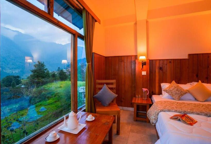 발코니 디럭스 룸, Zostel Shangarh, Kullu