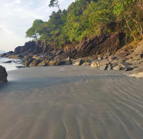 غرفة عائلية ذات إطلالة جانبية على البحر, Andaman Peace Resort