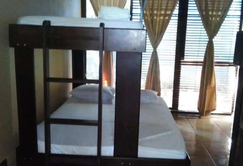 スタンダード４人部屋, Cabinas Surf Arribadas