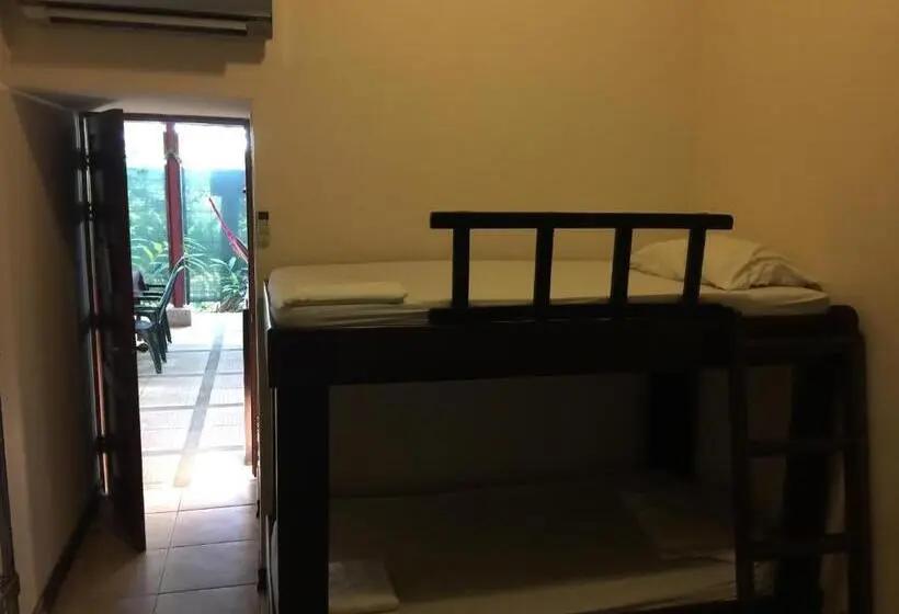 スタンダード4人部屋, Cabinas Surf Arribadas
