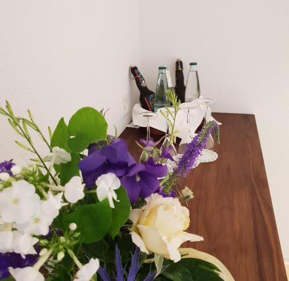 חדר סטנדרט, Ringmauer