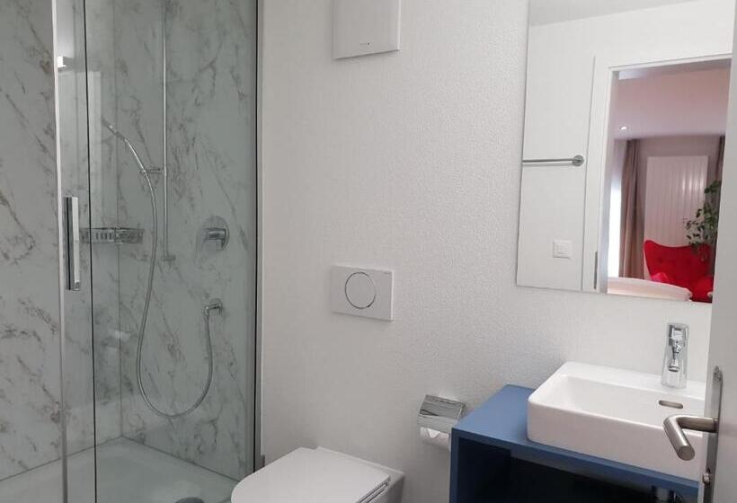 חדר סטנדרט, Ringmauer