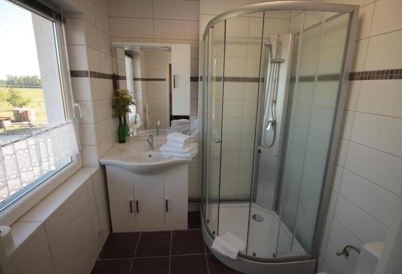 ガーデンビュースタンダードルーム, Lindenhof Liepgarten   Pension & Gaststätte