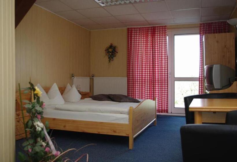 Номер Стандарт Вид на Сад, Lindenhof Liepgarten   Pension & Gaststätte