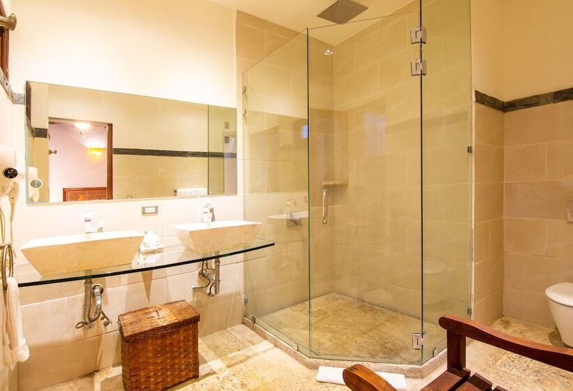 اتاق استاندارد, Estrada Hotel & Bistro