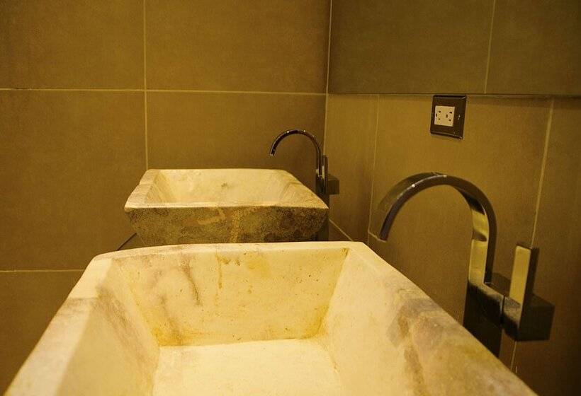 اتاق استاندارد, Estrada Hotel & Bistro