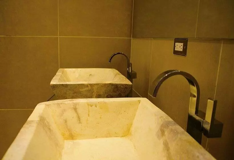 اتاق استاندارد, Estrada Hotel & Bistro