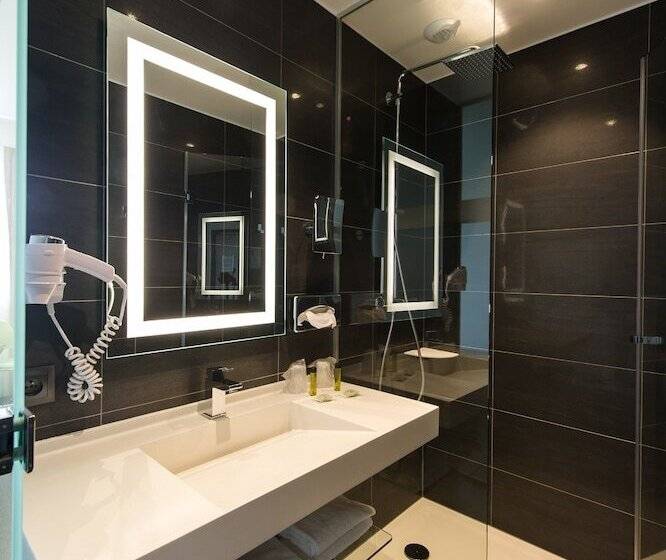 Номер Стандарт, Hôtel Restaurant Athena Spa