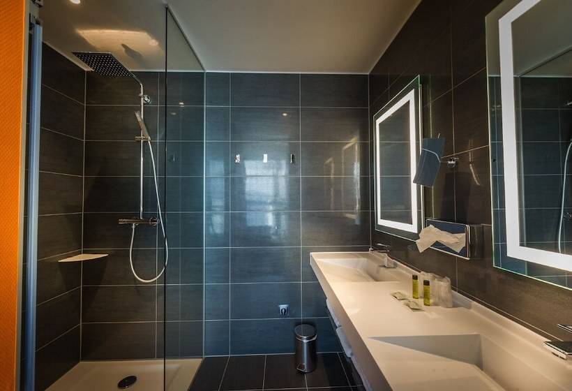 Полулюкс, Hôtel Restaurant Athena Spa