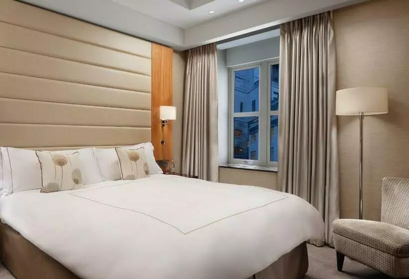 اتاق سوپریور با تخت بزرگ, Conrad London St. James
