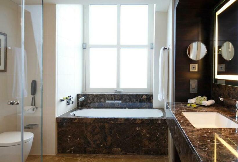 デラックスルーム, Conrad London St. James