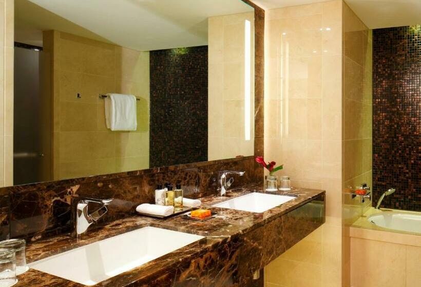 带大床的行政房间, Conrad London St. James