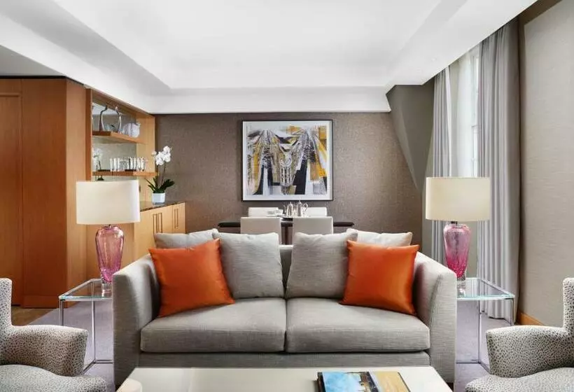 Deluxe Suite King Bed, Conrad London St. James