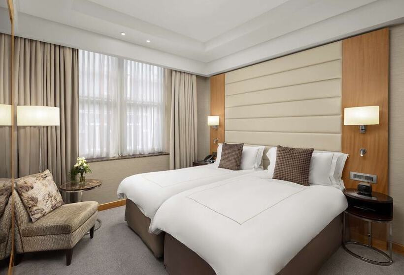 Номер Deluxe, Conrad London St. James