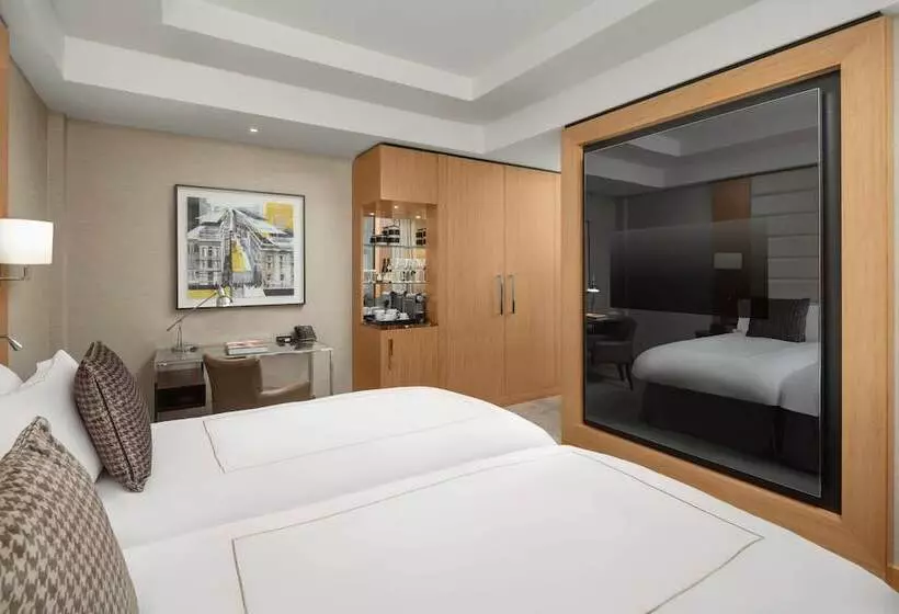 اتاق لوکس, Conrad London St. James