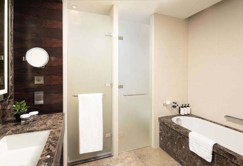 带大床的行政房间, Conrad London St. James