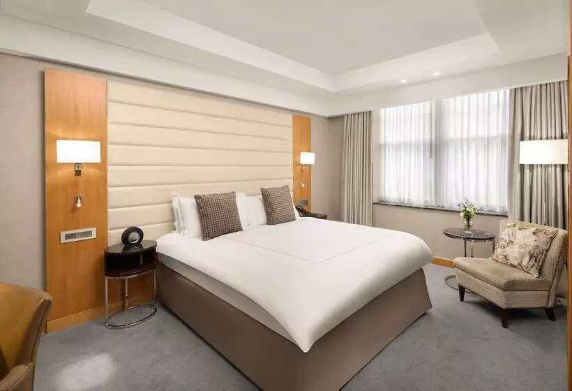 اتاق اجرایی با تخت بزرگ, Conrad London St. James