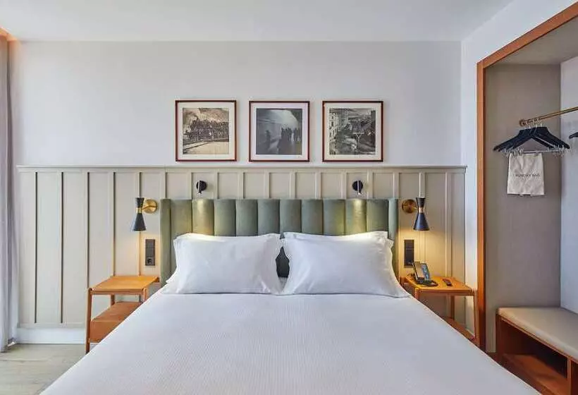 اتاق لوکس با تخت بزرگ, Conrad London St. James