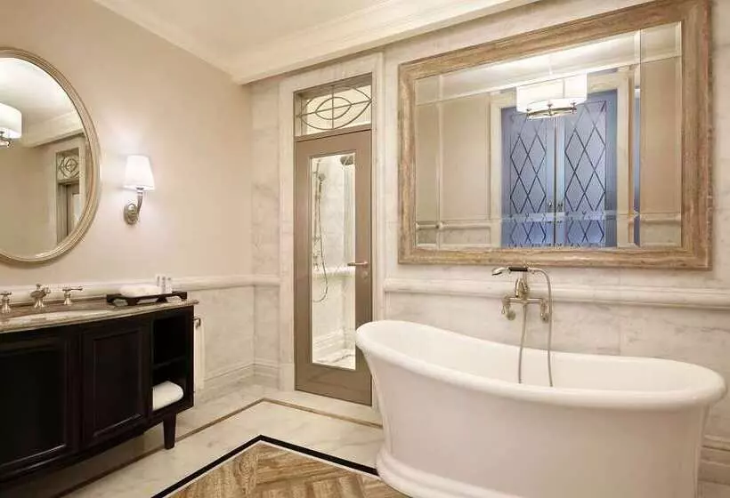 سوئیت با تخت بزرگ, Conrad London St. James