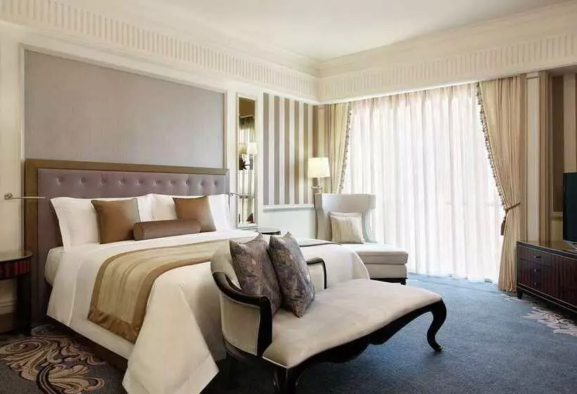 سوئیت با تخت بزرگ, Conrad London St. James
