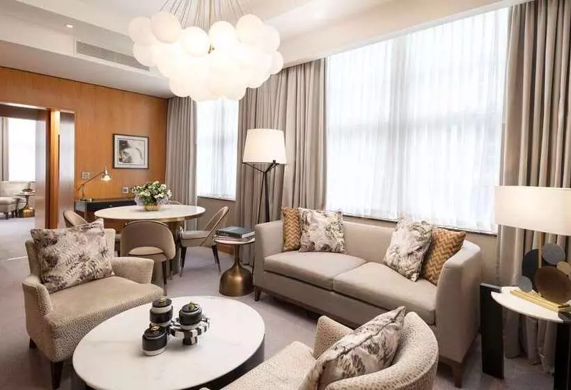 سوئیت با تخت بزرگ, Conrad London St. James