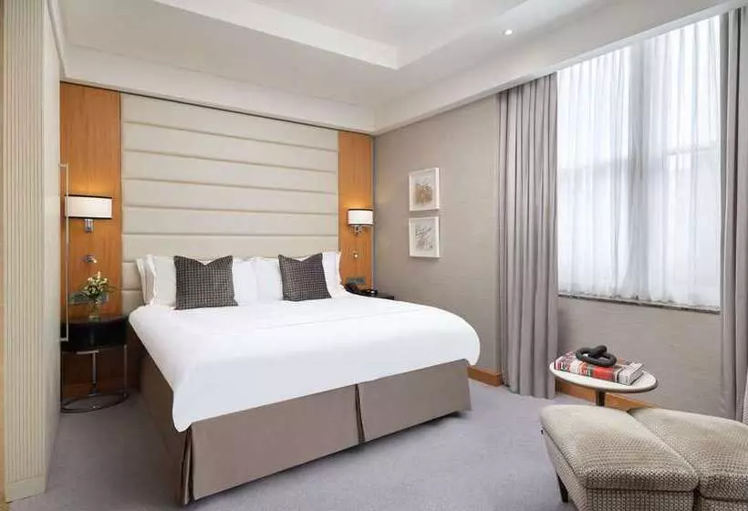 سوئیت با تخت بزرگ, Conrad London St. James