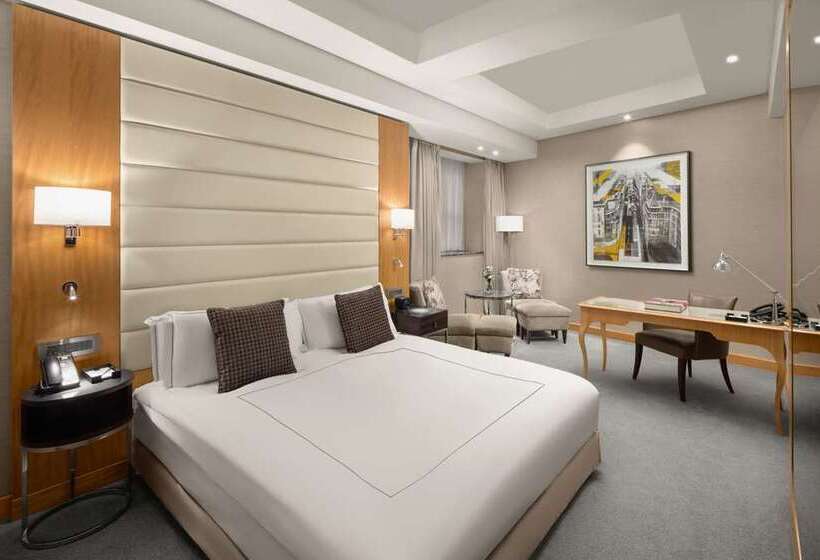 适合残疾人士使用的带超级大床的标准间, Conrad London St. James