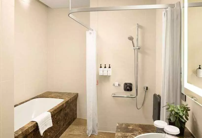اتاق استاندارد با تخت بزرگ برای معلولان, Conrad London St. James