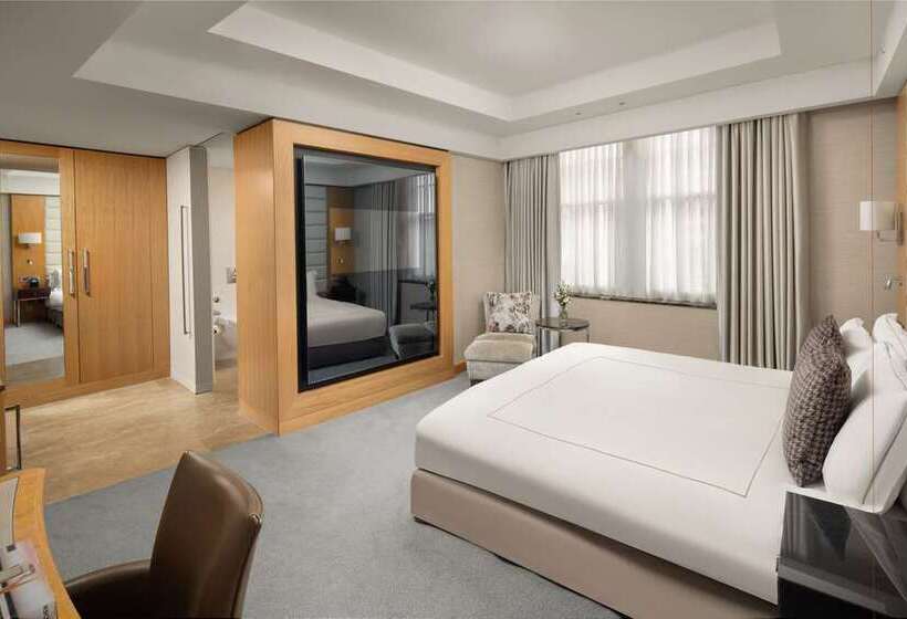 适合残疾人士使用的带超级大床的标准间, Conrad London St. James