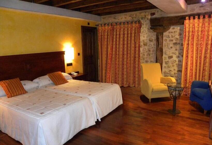 Люкс, Posada Los Templarios