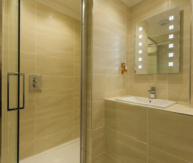 اتاق اجرایی, The Devon