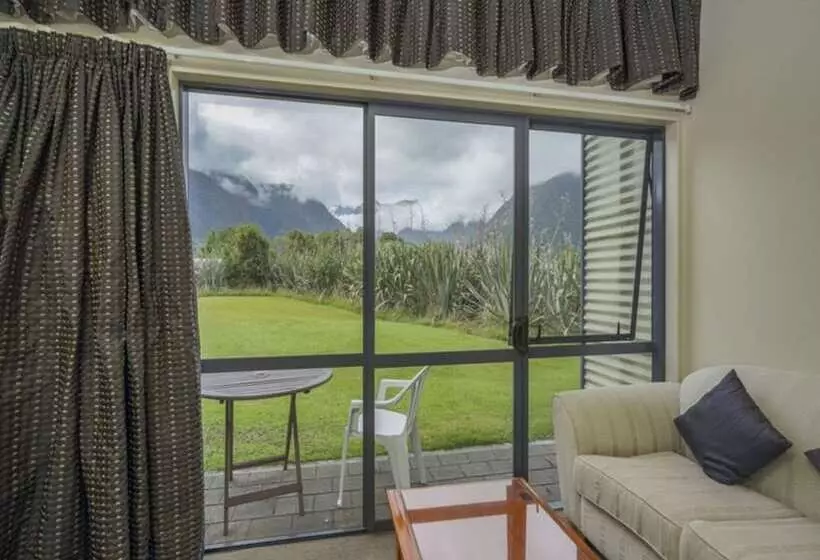 Premium-studio, Sunset Motel