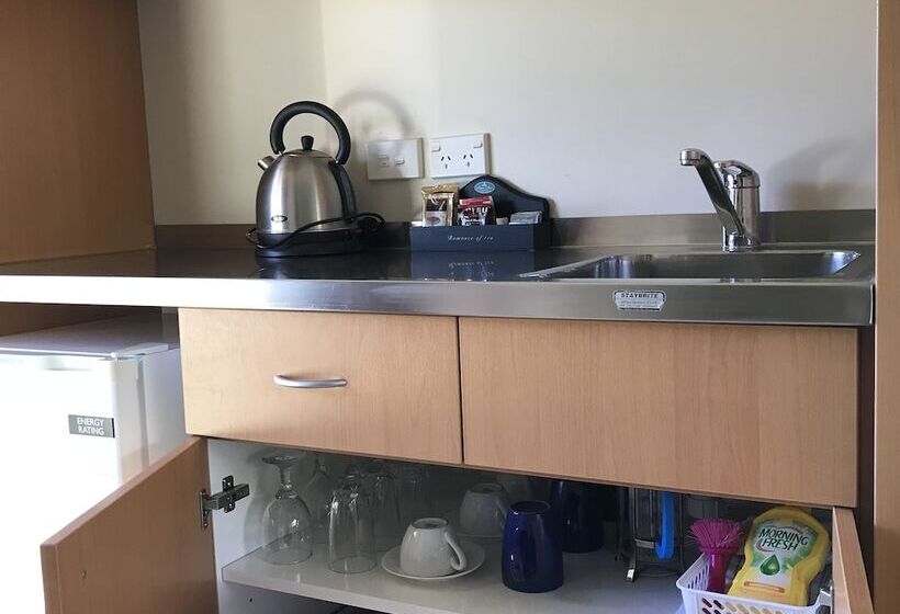 스탠다드 스튜디오, Sunset Motel