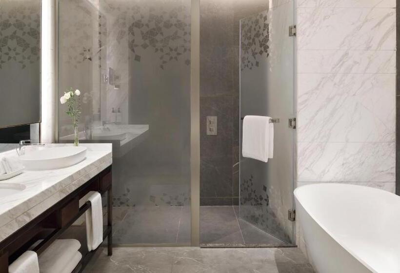 سوئیت با تخت بزرگ, Intercontinental Ras Al Khaimah Mina Al Arab Resort & Spa, An Ihg Hotel