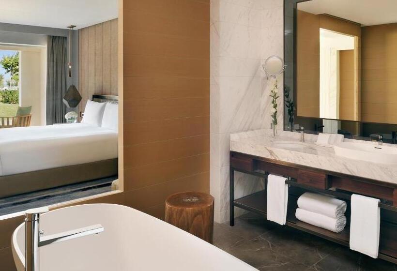 سوئیت با تخت بزرگ, Intercontinental Ras Al Khaimah Mina Al Arab Resort & Spa, An Ihg Hotel