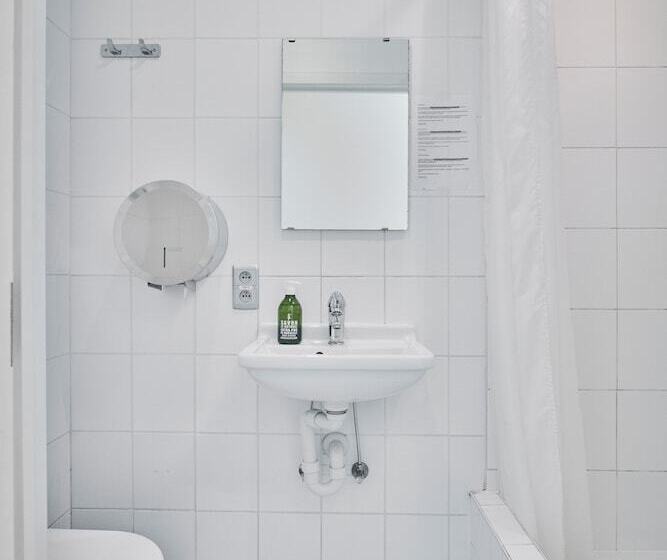 Standard Quadruple Room, The Legacy By 2go4 City Center