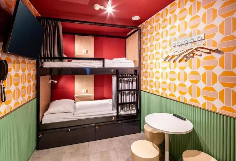 バス共有のスタンダードルーム, Tourist Inn One Amsterdam