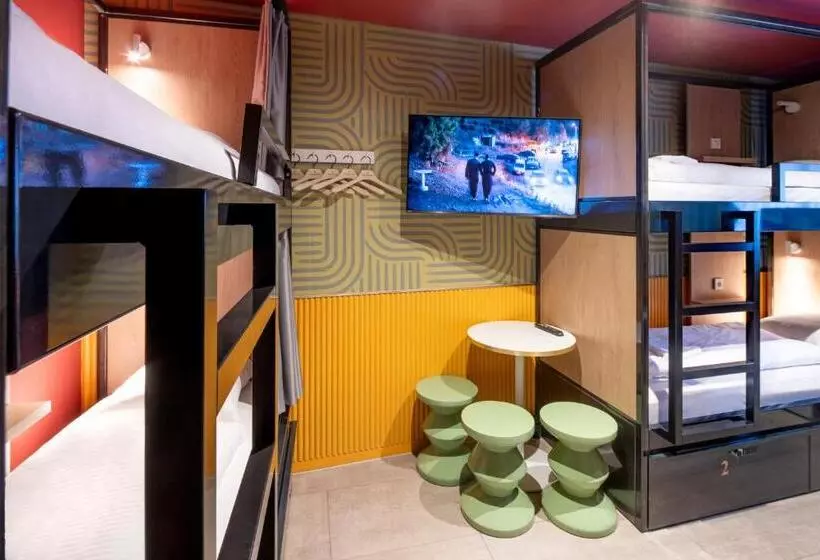 バス共有のスタンダードルーム, Tourist Inn One Amsterdam