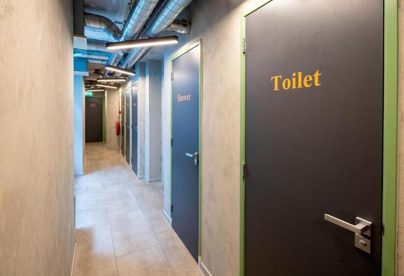 تختخواب در اتاق مشترک, Tourist Inn One Amsterdam