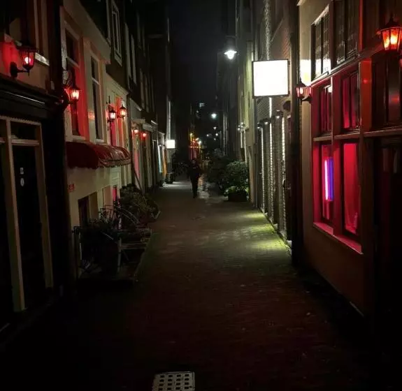 浴室共有ベーシック４人用ルーム, Tourist Inn One Amsterdam