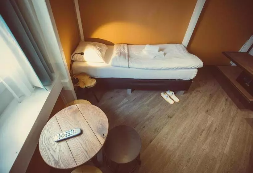 浴室共有シングルベーシックルーム, Tourist Inn One Amsterdam