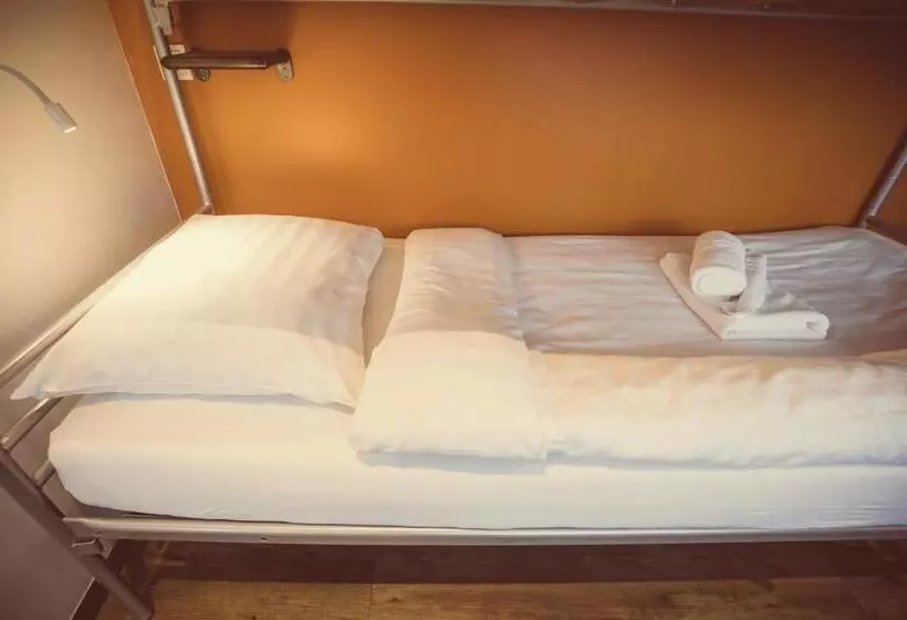 浴室共有シングルベーシックルーム, Tourist Inn One Amsterdam